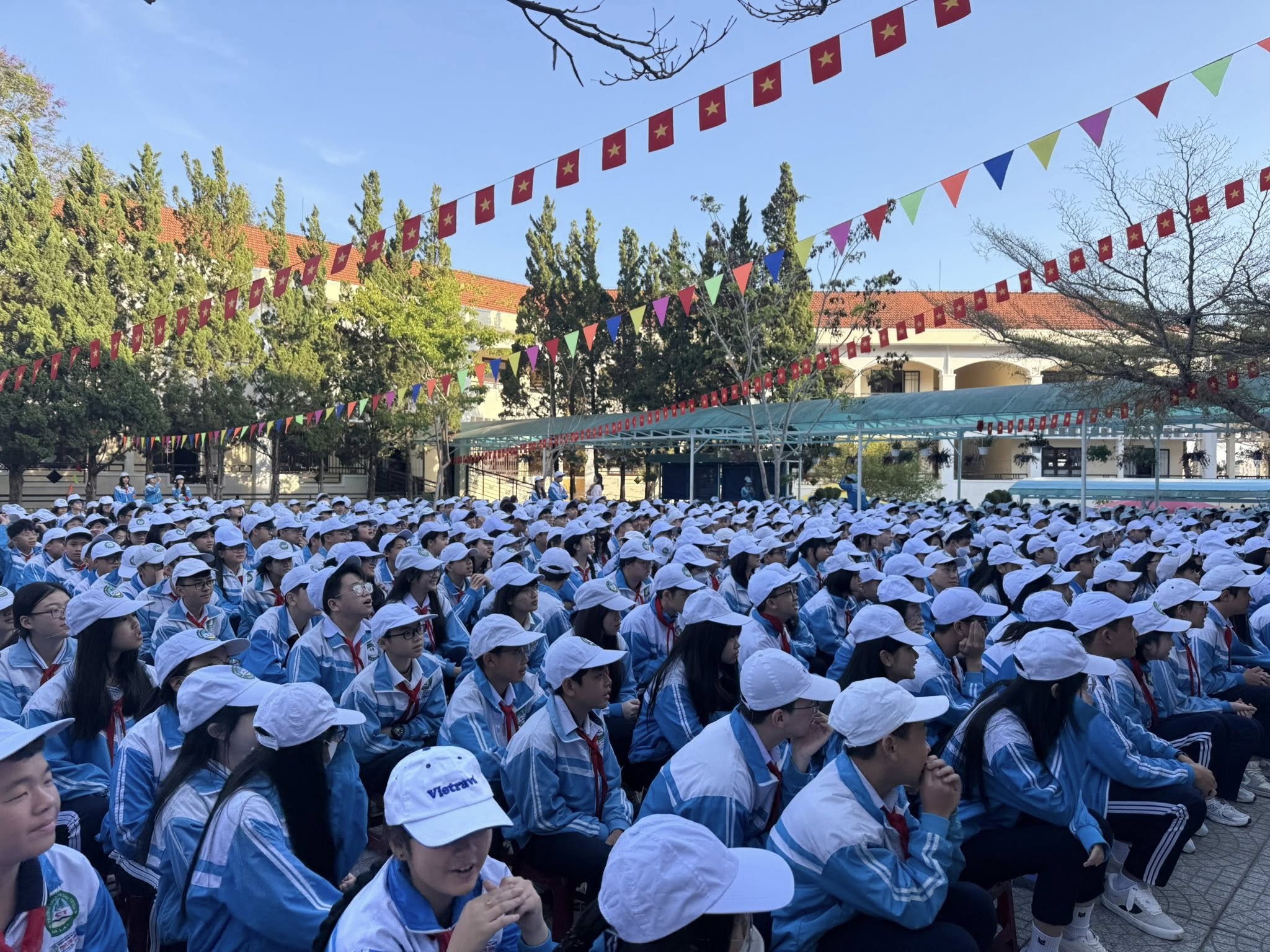 Trường THCS Phan Chu Trinh ảnh 1