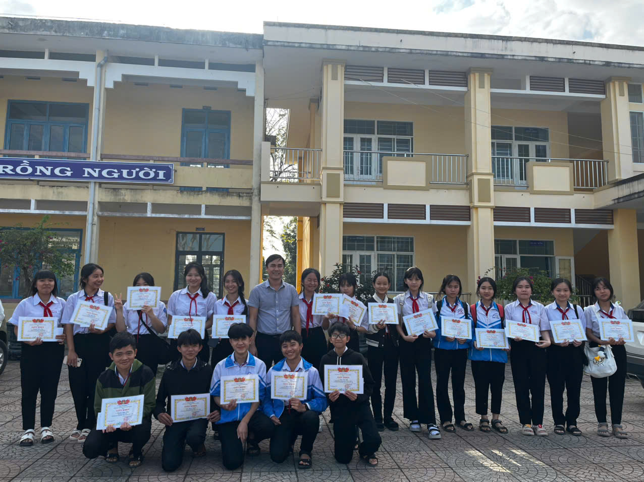 Trường THCS Phổ Phong ảnh 2