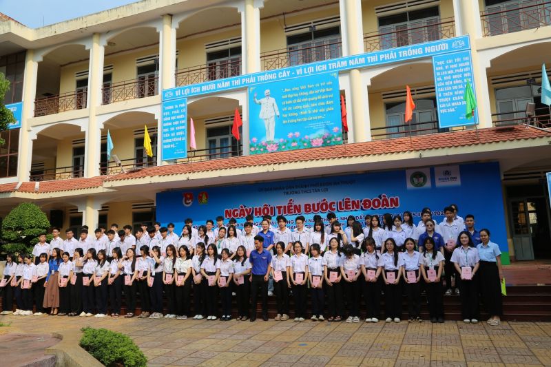 Trường THCS Tân Lợi ảnh 1