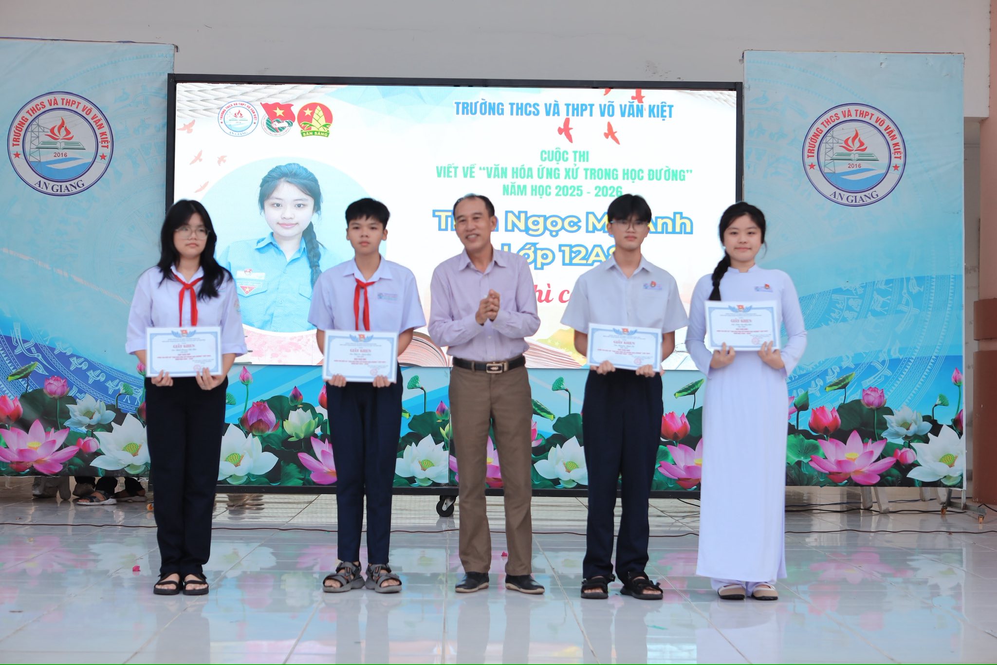 Trường THCS và THPT Võ Văn Kiệt ảnh 1