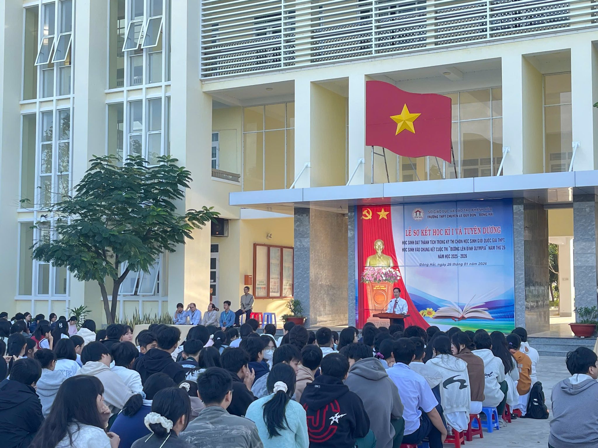 Trường THPT Chuyên Lê Quý Đôn - Đông Hải ảnh 1