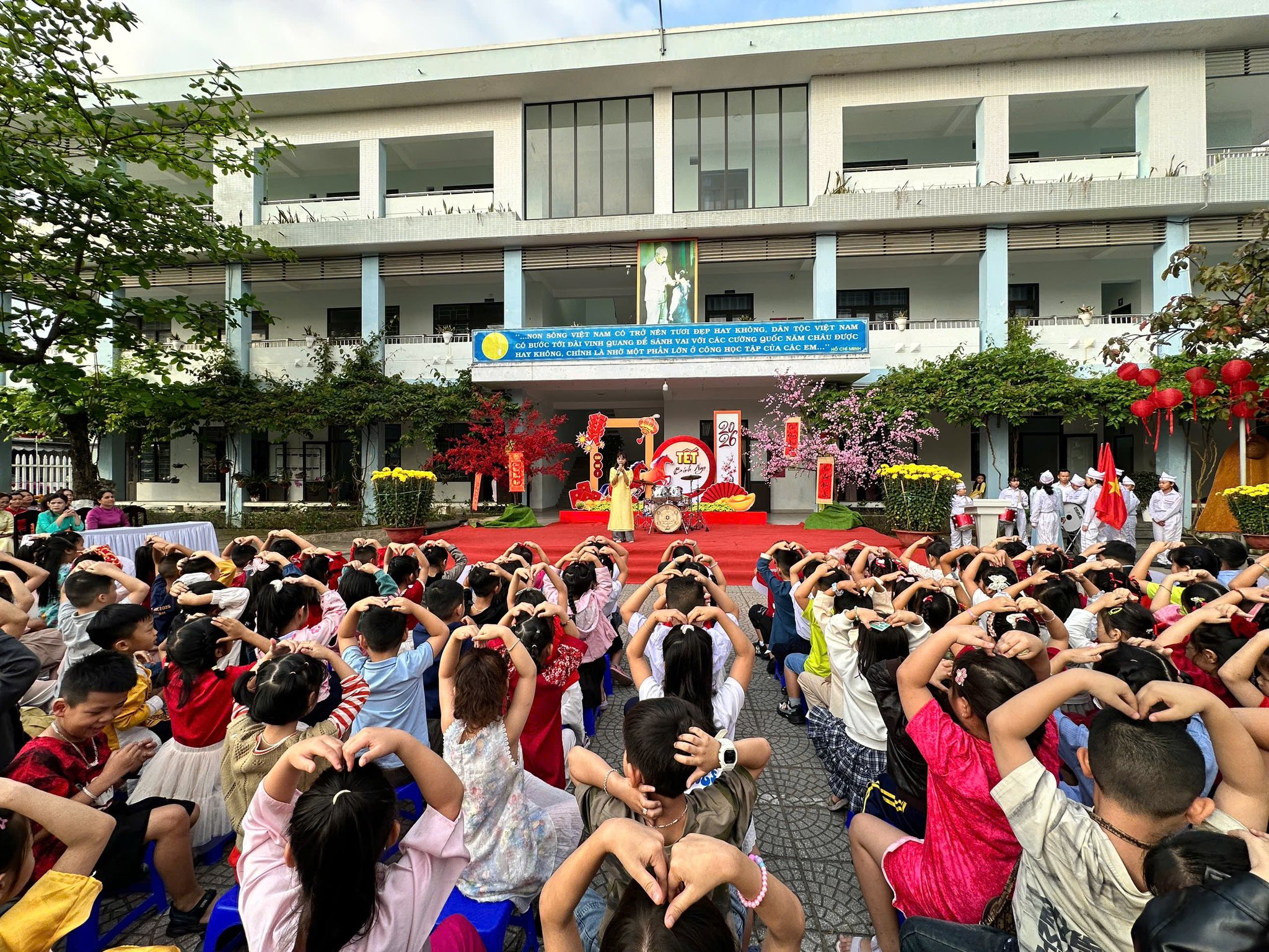 Trường Tiểu học Hồng Quang ảnh 2