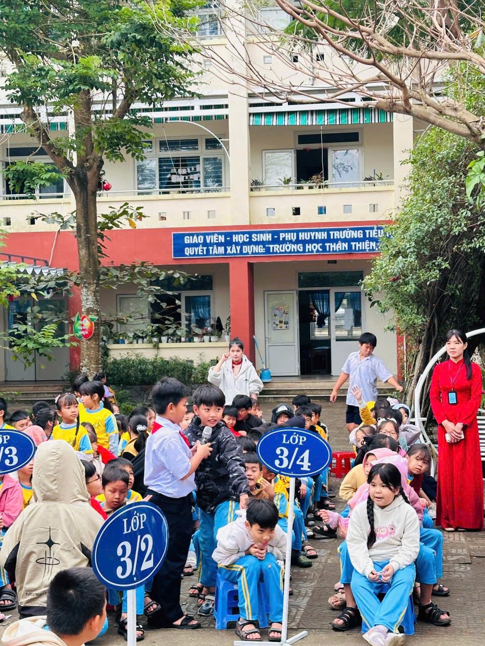 Trường Tiểu học Lê Văn Hiến ảnh 2