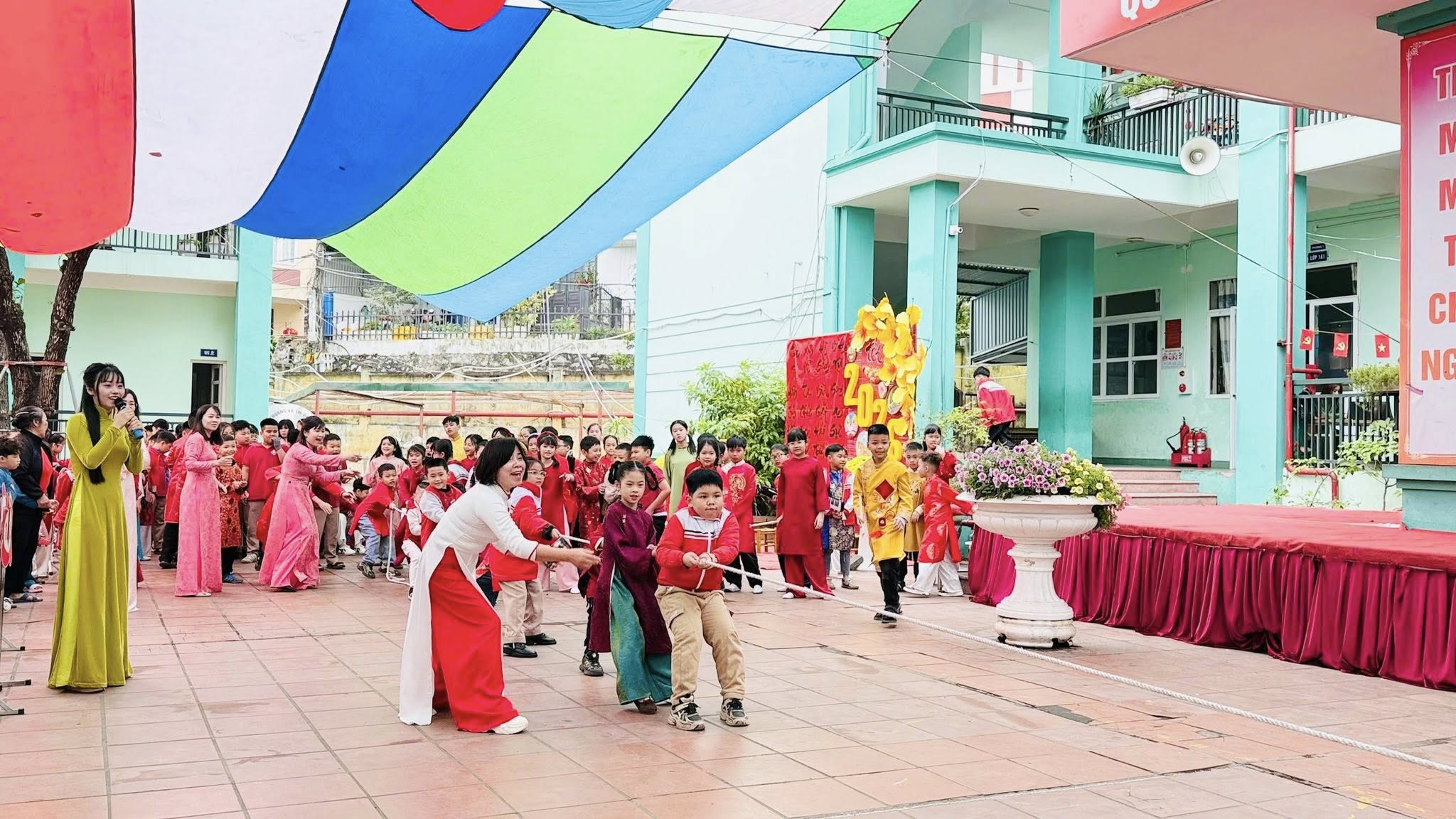 Trường tiểu học Hà Lầm ảnh 2