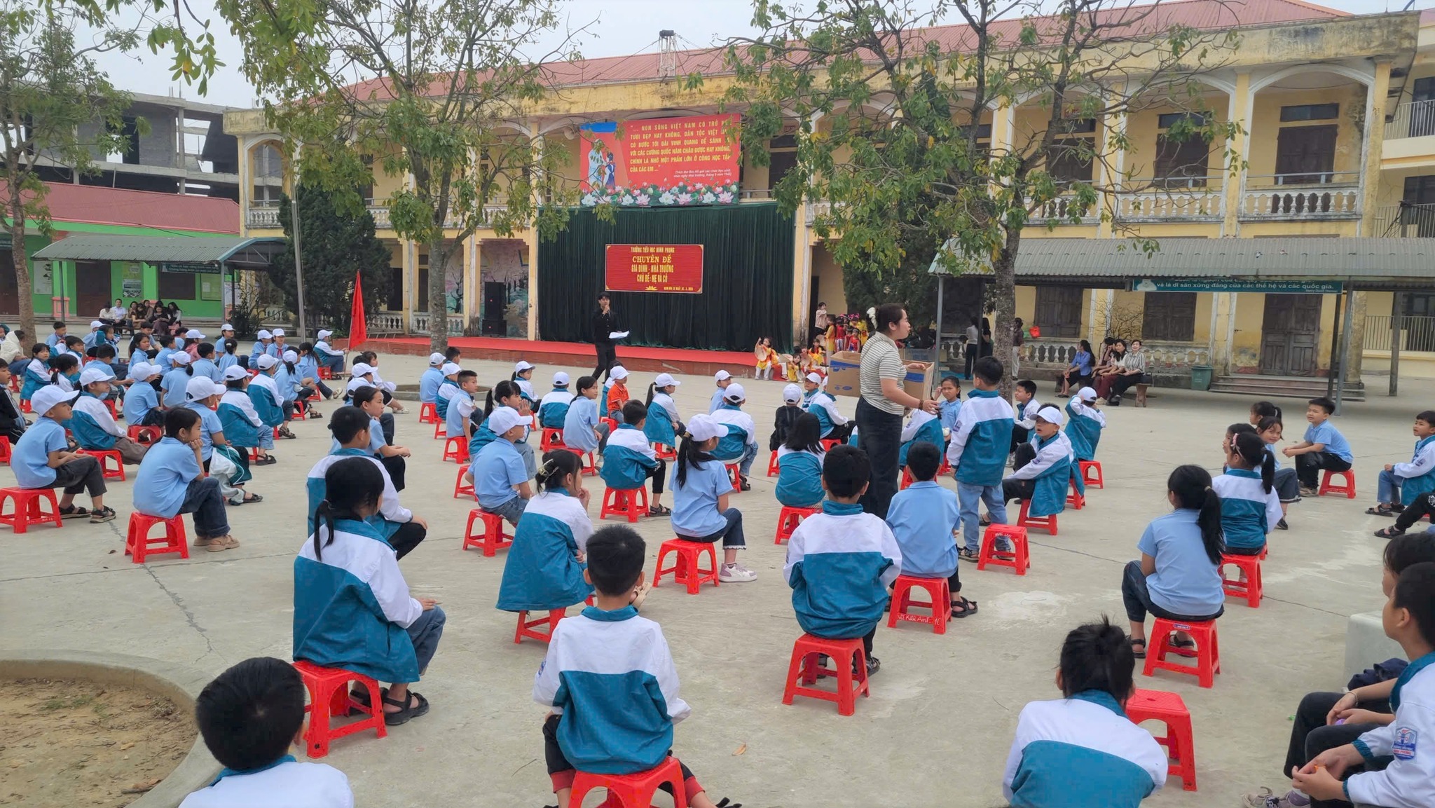 Trường tiểu học Ninh Phong ảnh 1