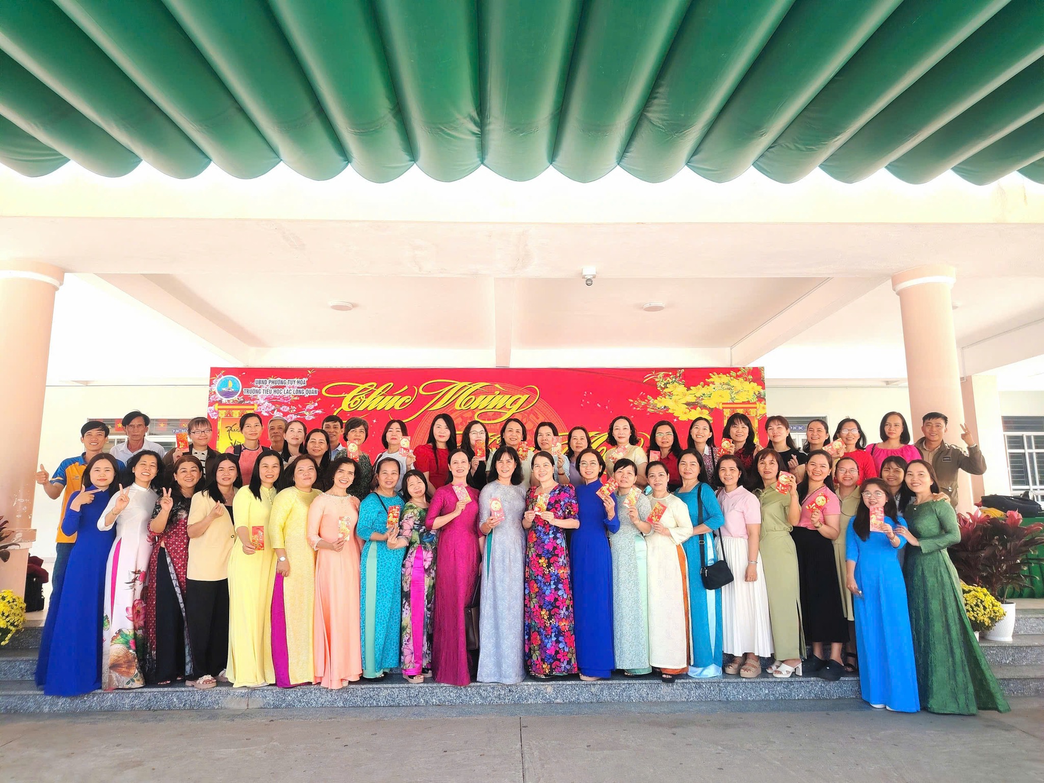 Trường tiểu học Trường Lạc Long Quân ảnh 1