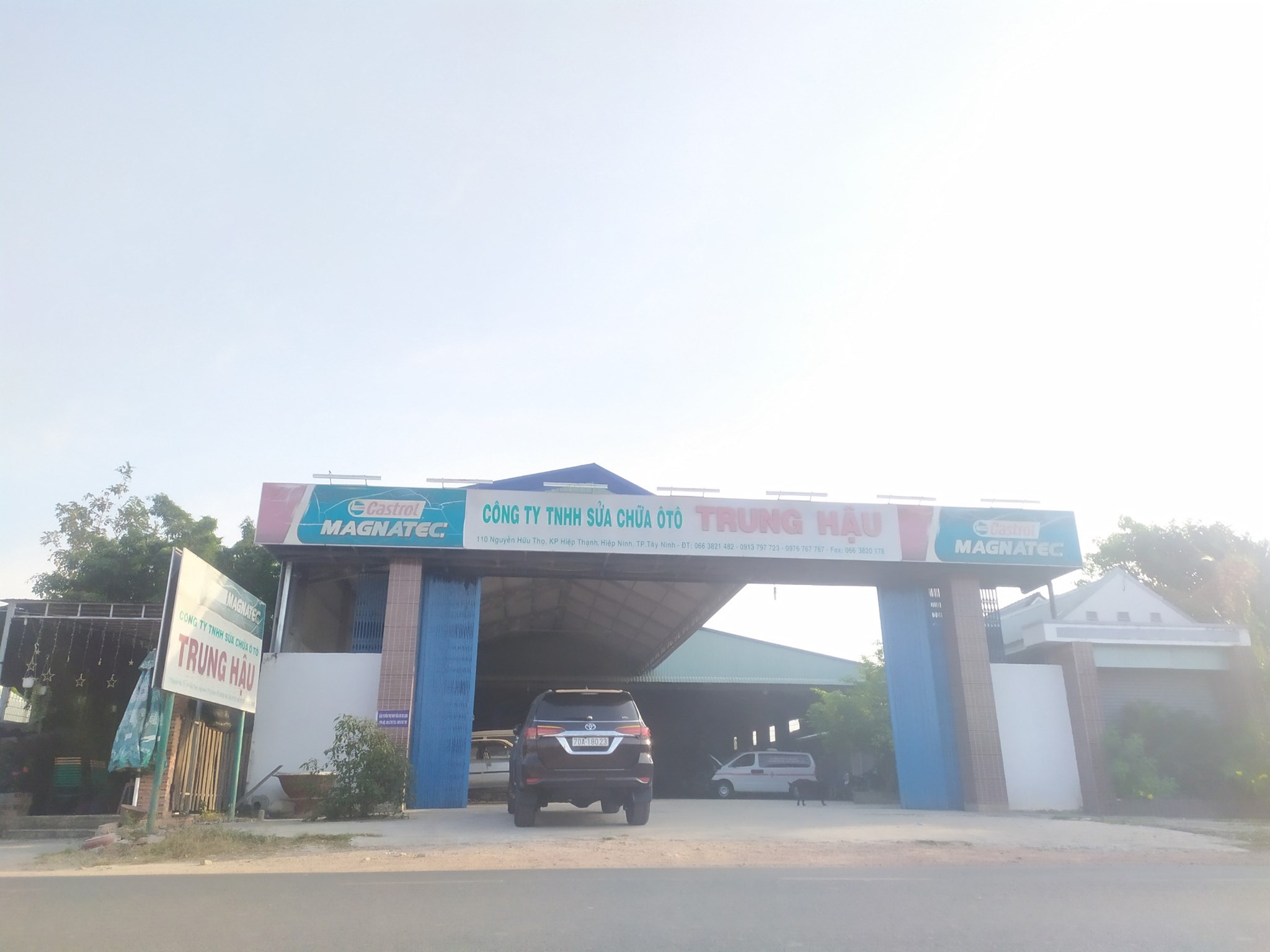 Garage Trung Hậu ảnh 1