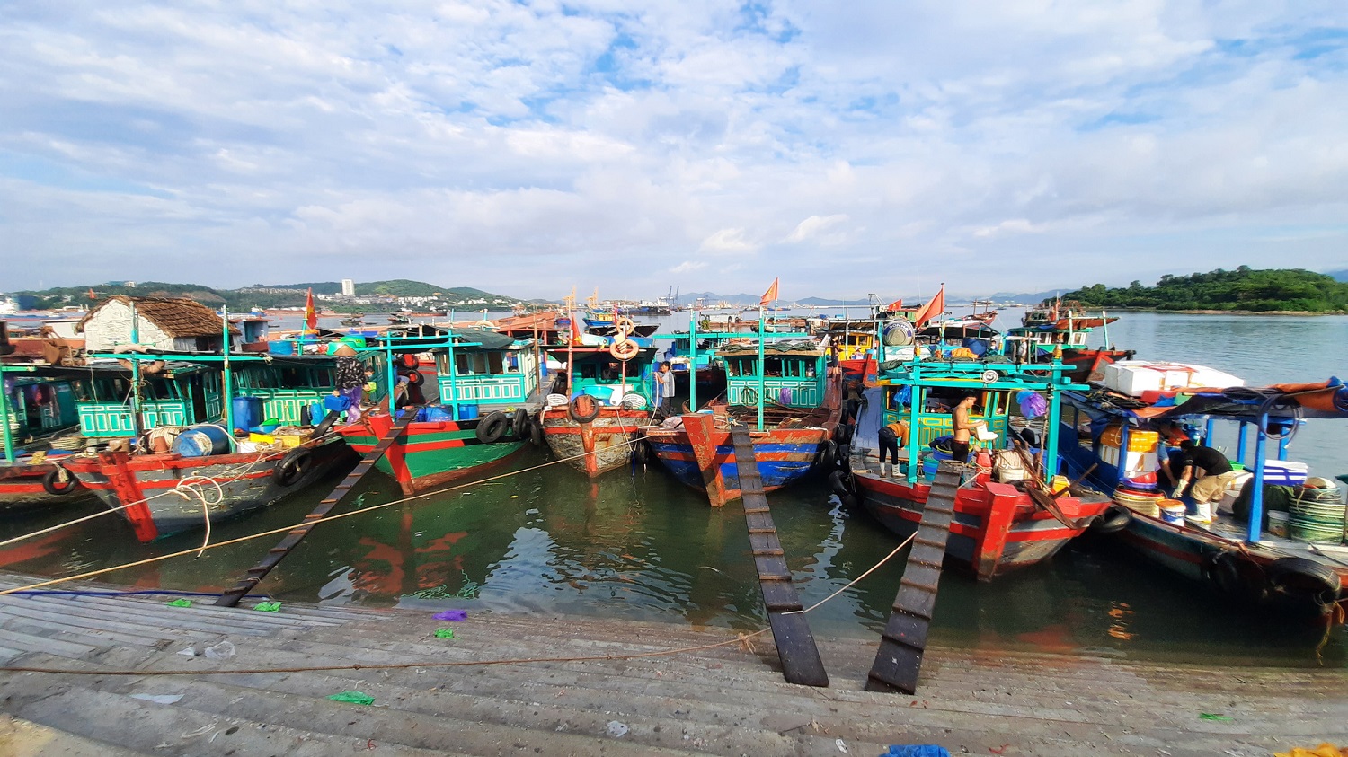 Chợ hải sản lớn nhất Quảng Ninh