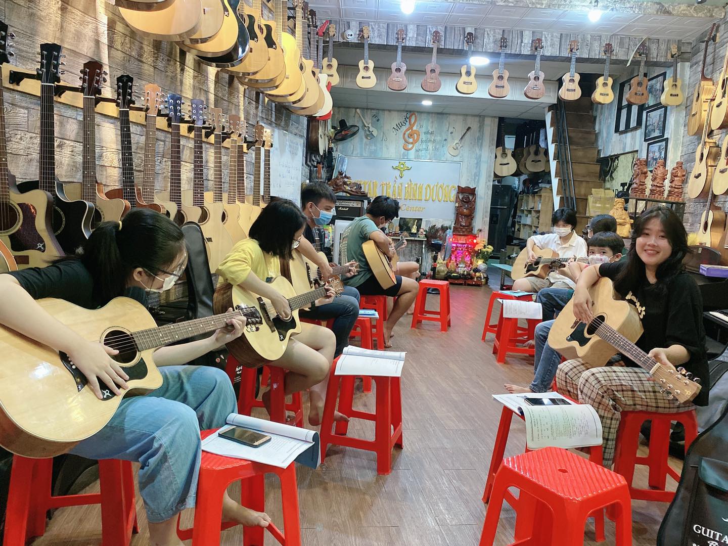 Guitar Trần Bình Dương - Music Center ảnh 2