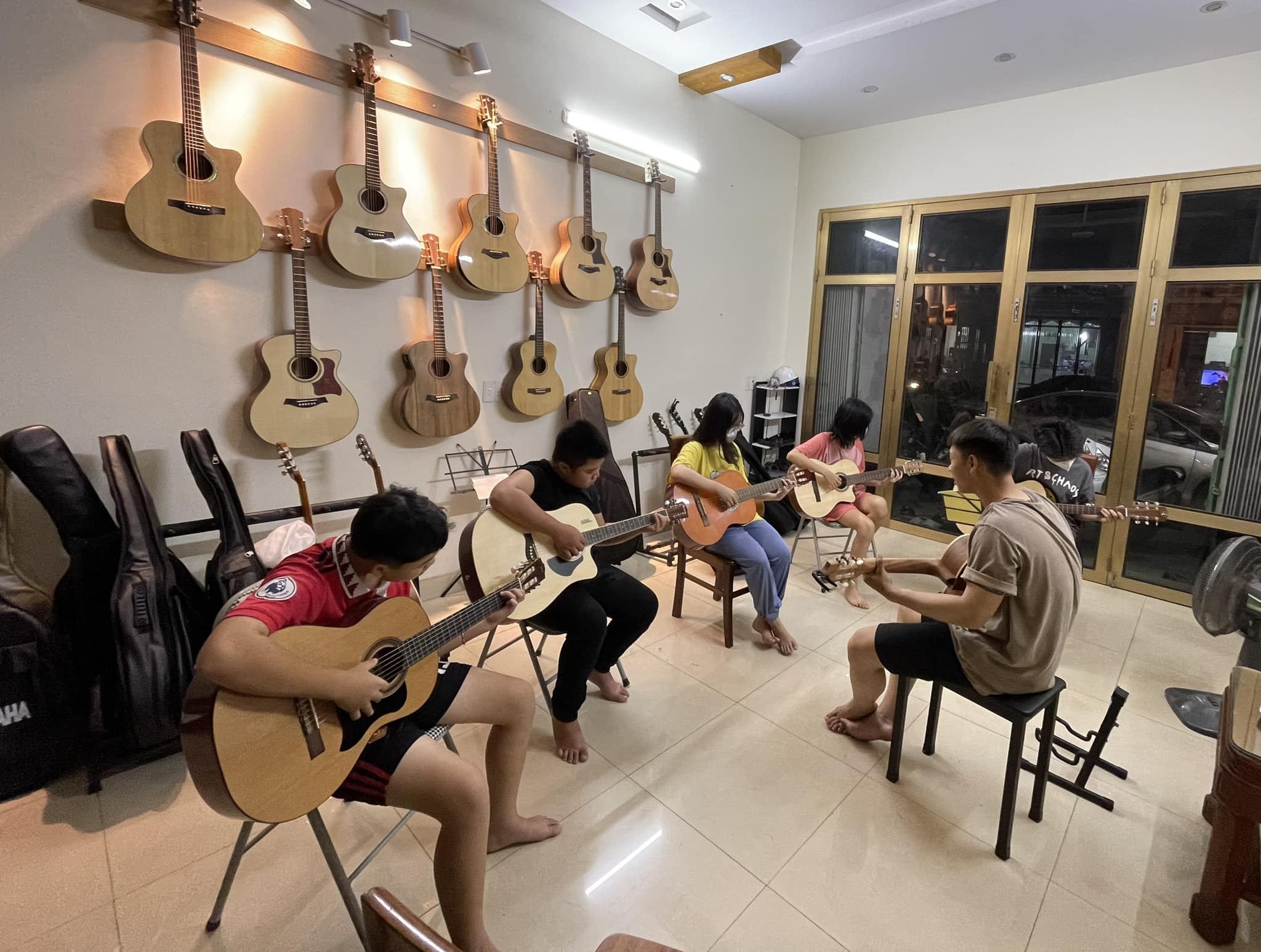 Học Guitar Bắc Ninh - NHD Music ảnh 1
