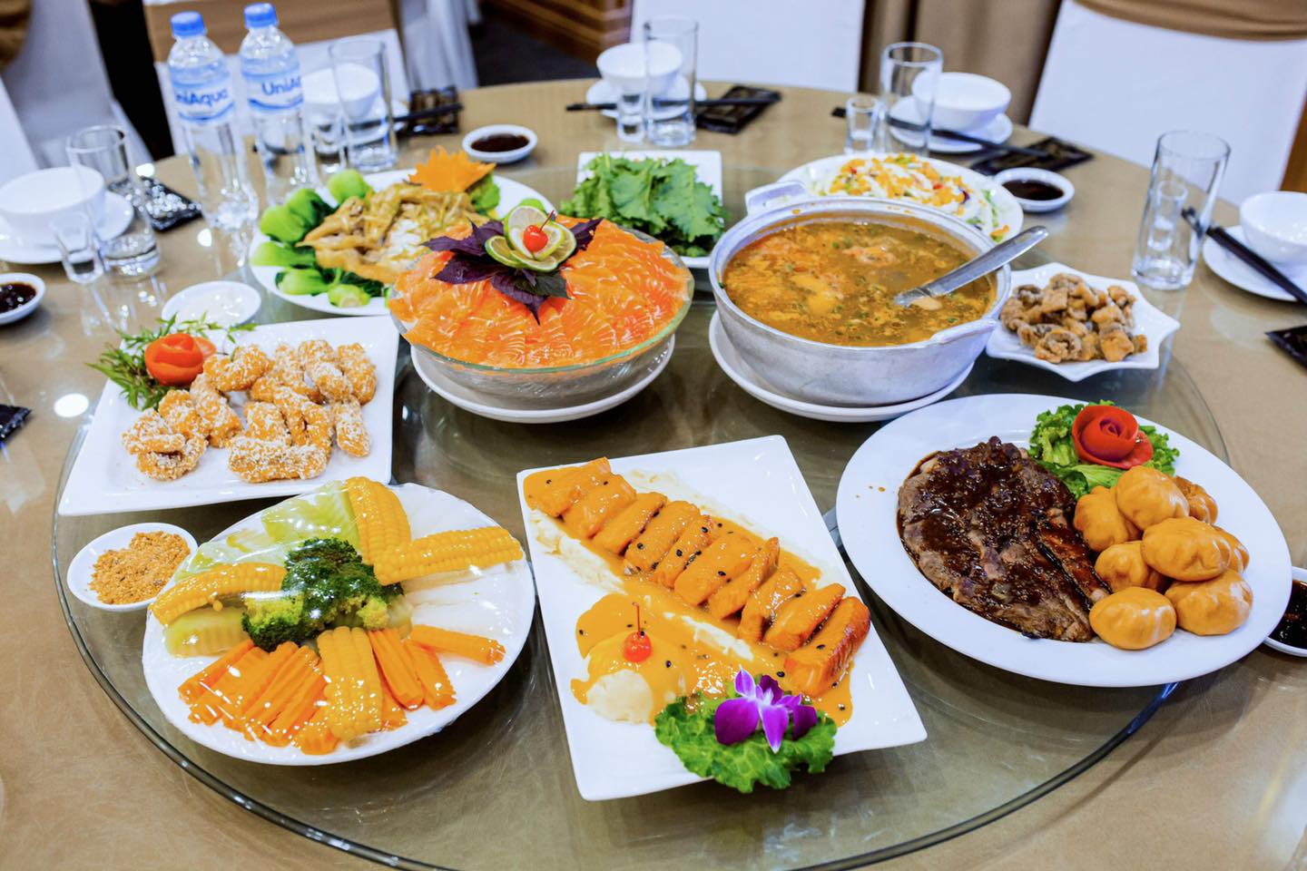 Nhà Hàng Hồng Long Lào Cai ảnh 2