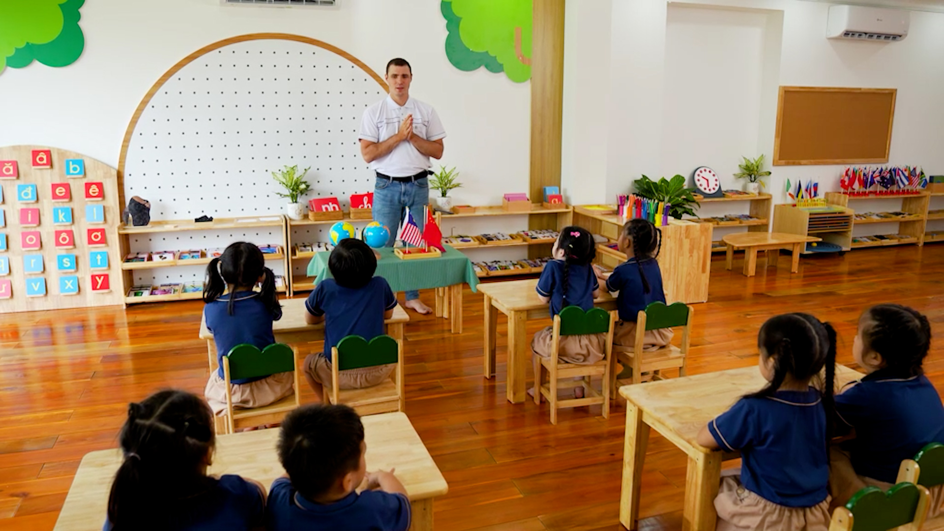Trường Mầm Non Song Ngữ Montessori Việt Úc Vân Đồn ảnh 2
