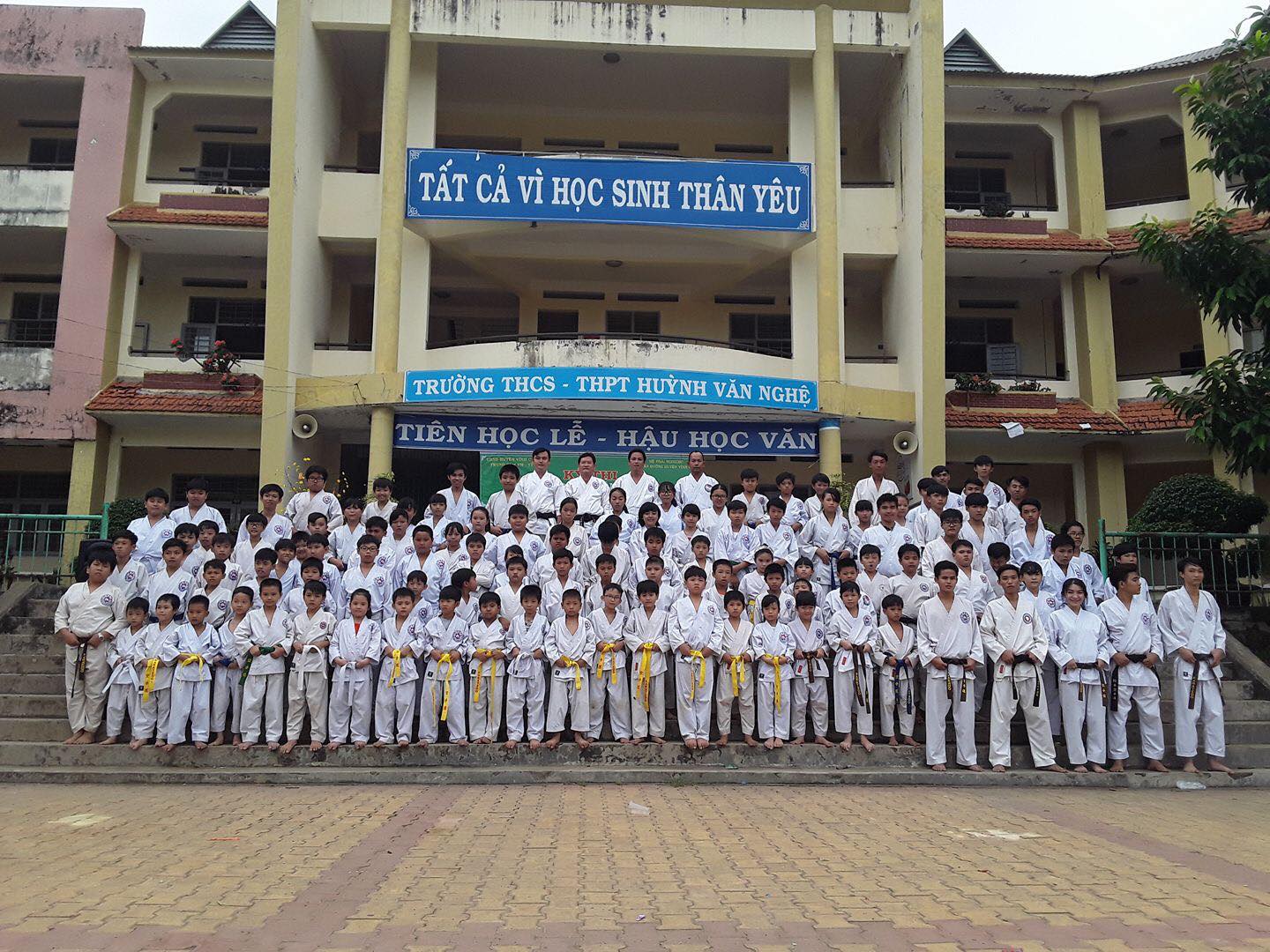 Trường THCS - THPT Huỳnh Văn Nghệ ảnh 1