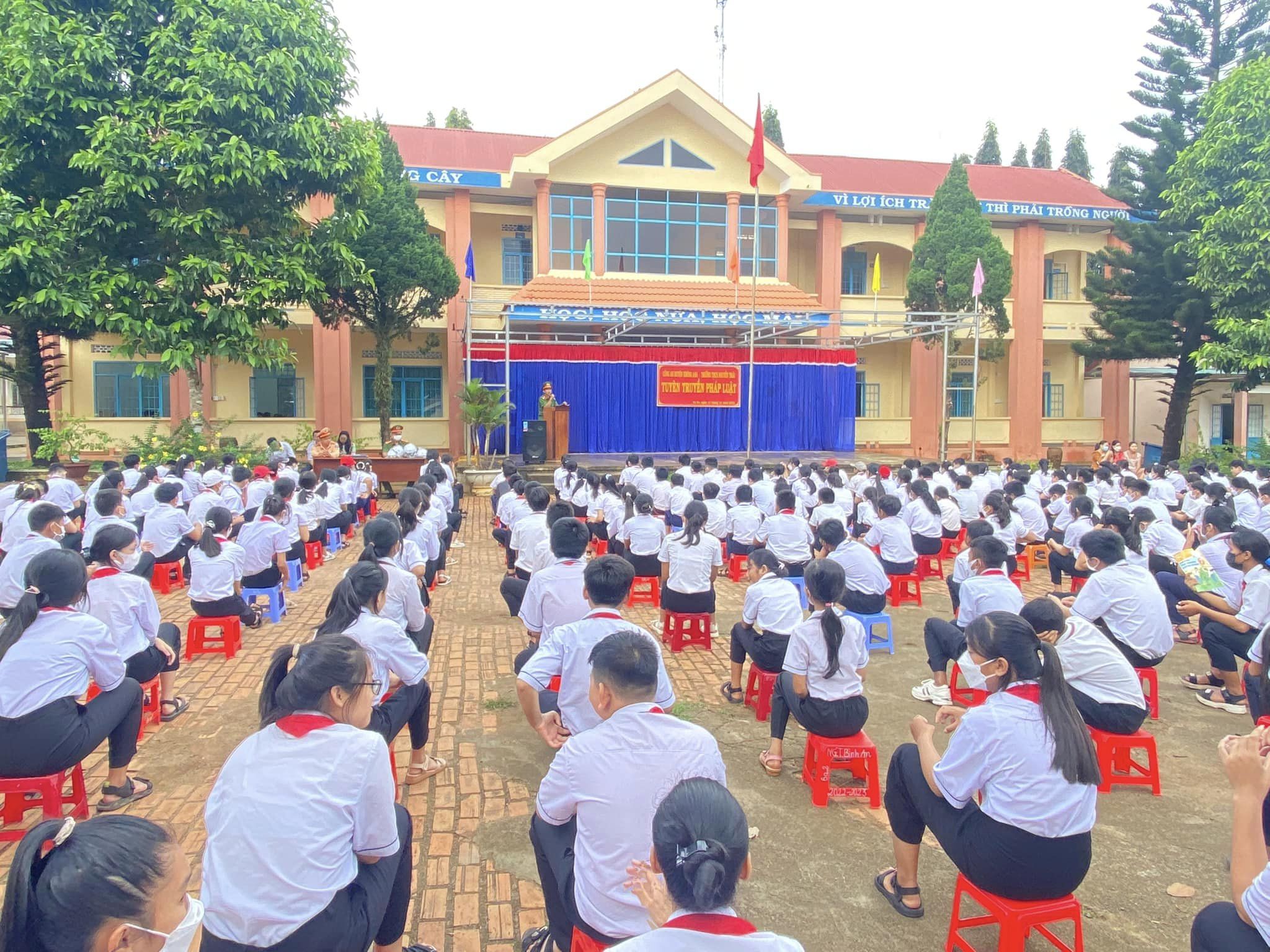 Trường THCS Nguyễn Trãi ảnh 2