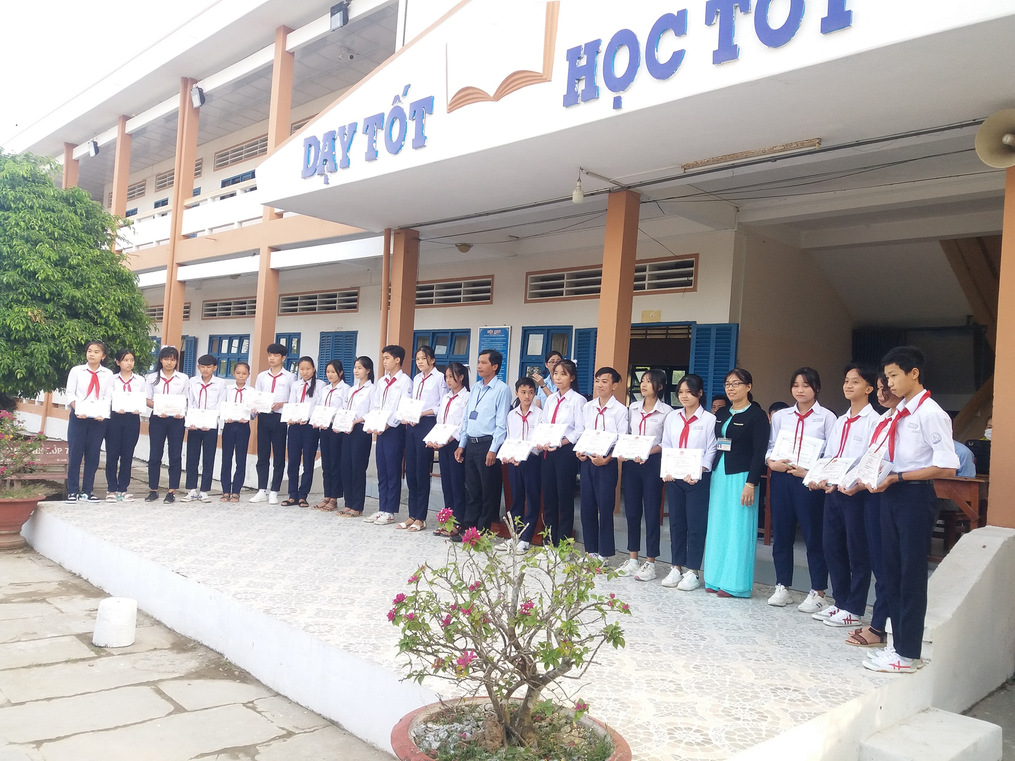 Trường THCS Tân Thành ảnh 1