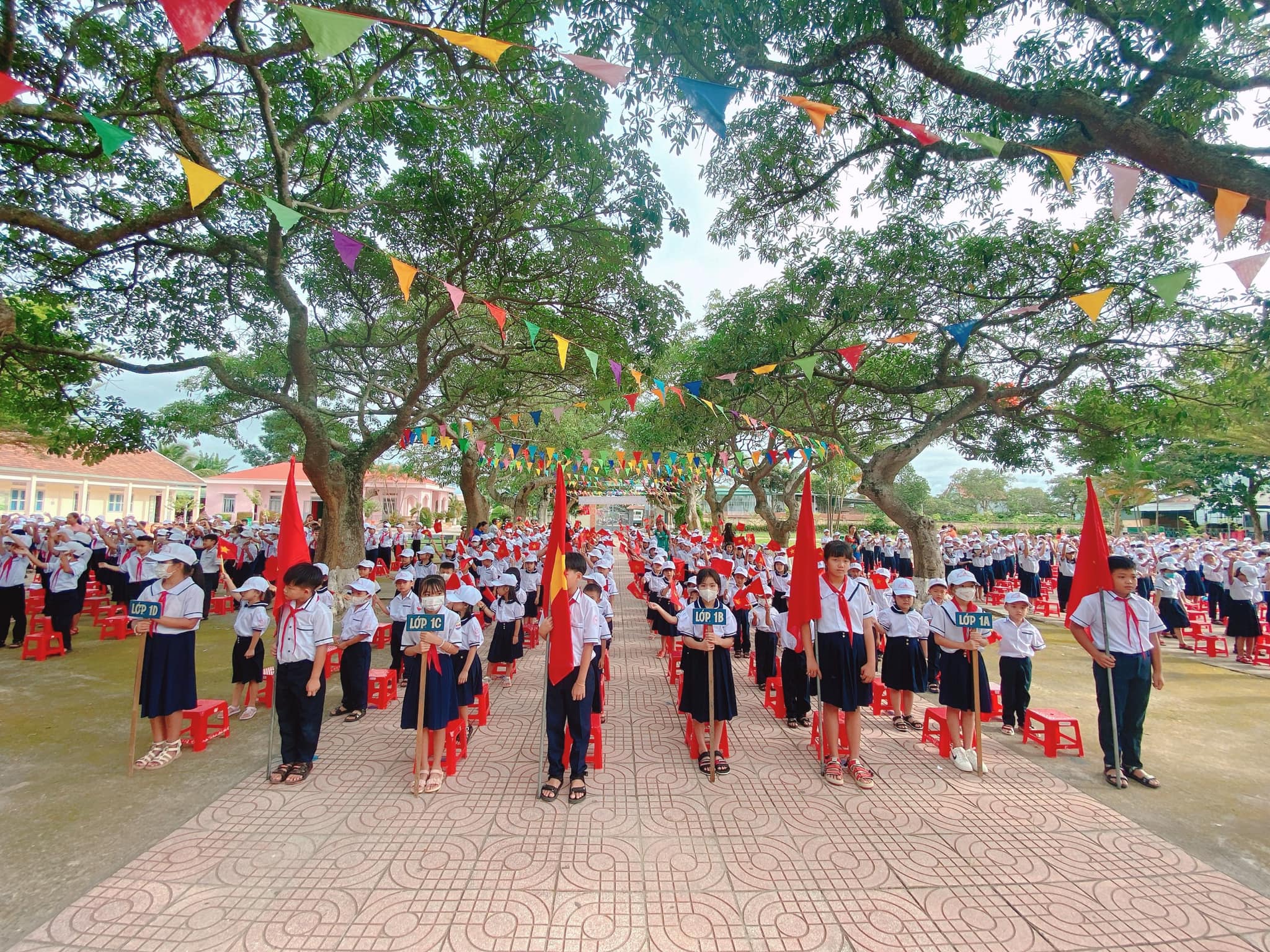 Trường Tiểu học Lê Văn Tám ảnh 2