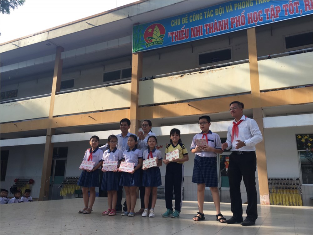 Trường Tiểu học Nguyễn Thị Định ảnh 2