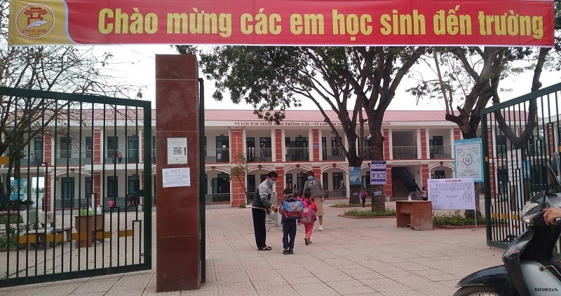 Trường Tiểu học Phụng Châu ảnh 1