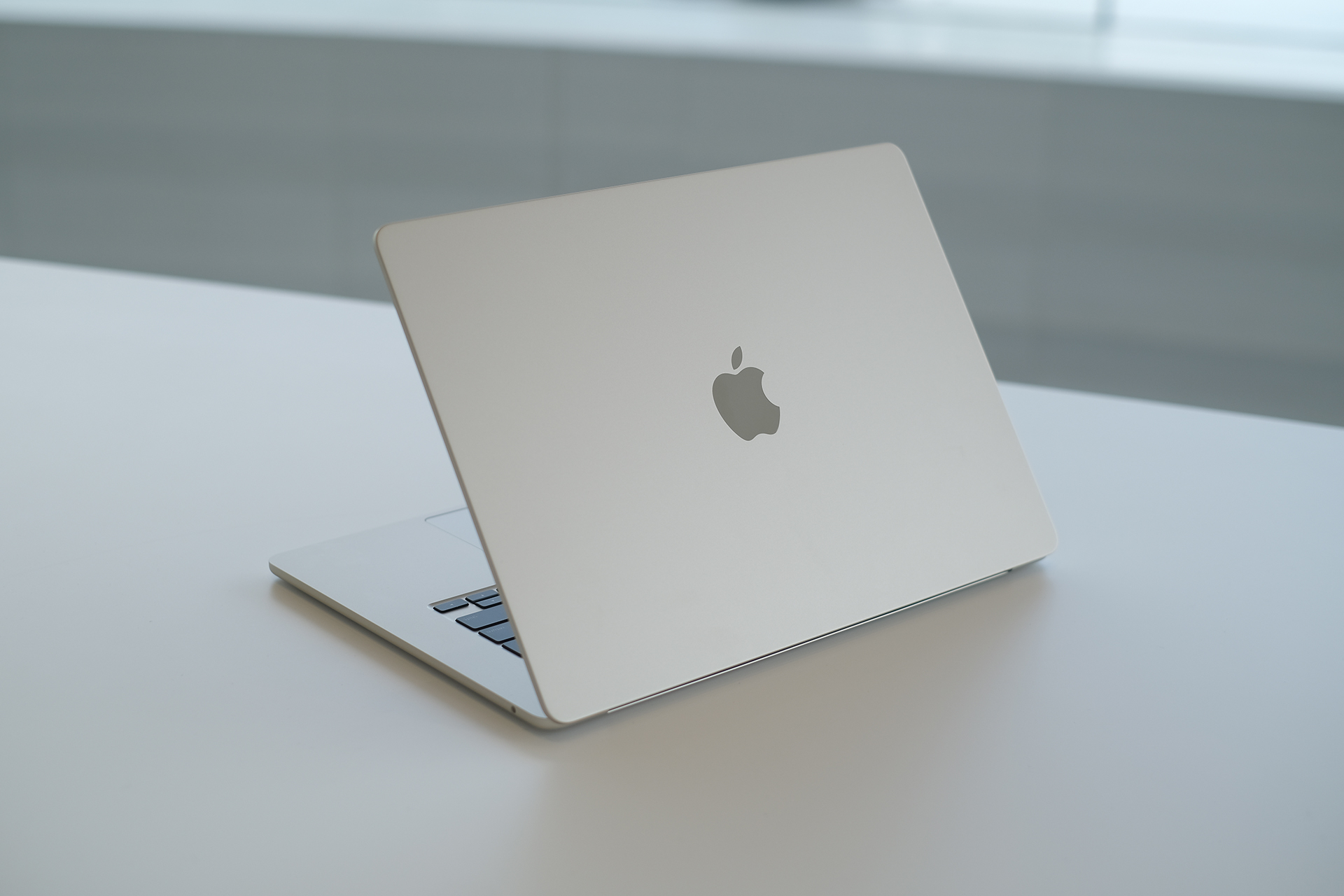 Apple MacBook ảnh 1