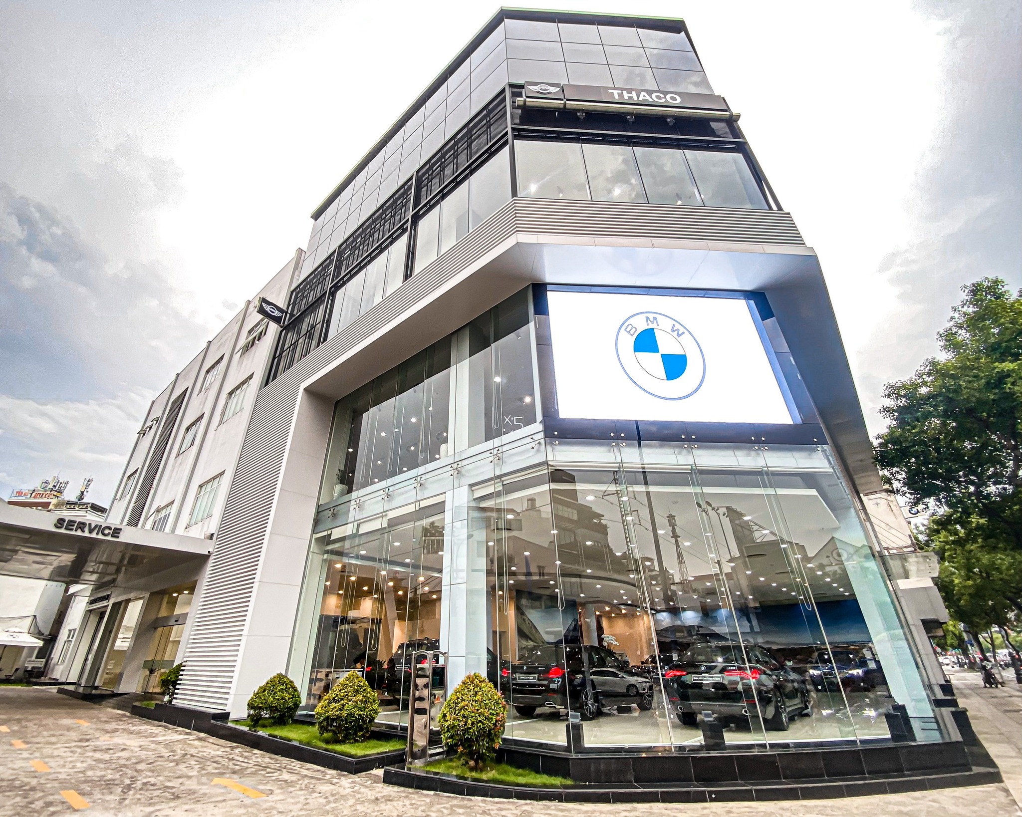 BMW Nguyễn Văn Trỗi ảnh 3