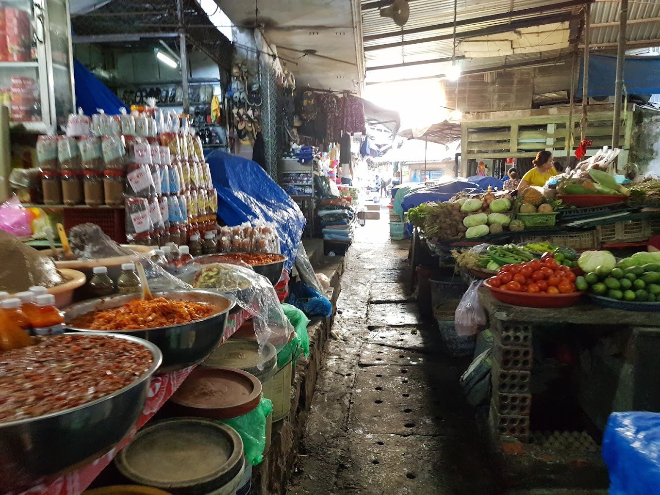 Chợ Bến Ngự Huế ảnh 2