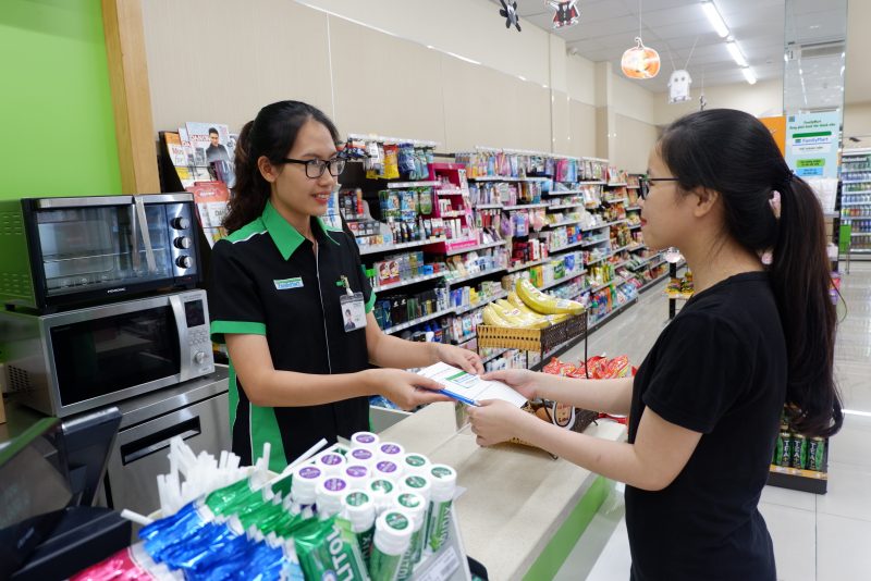 Cửa hàng tiện lợi FamilyMart ảnh 2