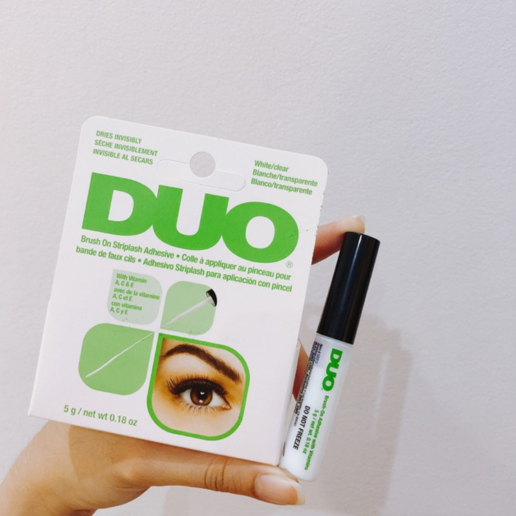 Keo dán mi Duo Brush On Adhesive ảnh 1