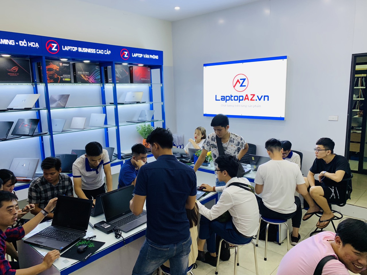 Laptopaz.vn - Thương Hiệu Mua Bán Laptop Uy Tín Hàng Đầu Việt Nam ảnh 1