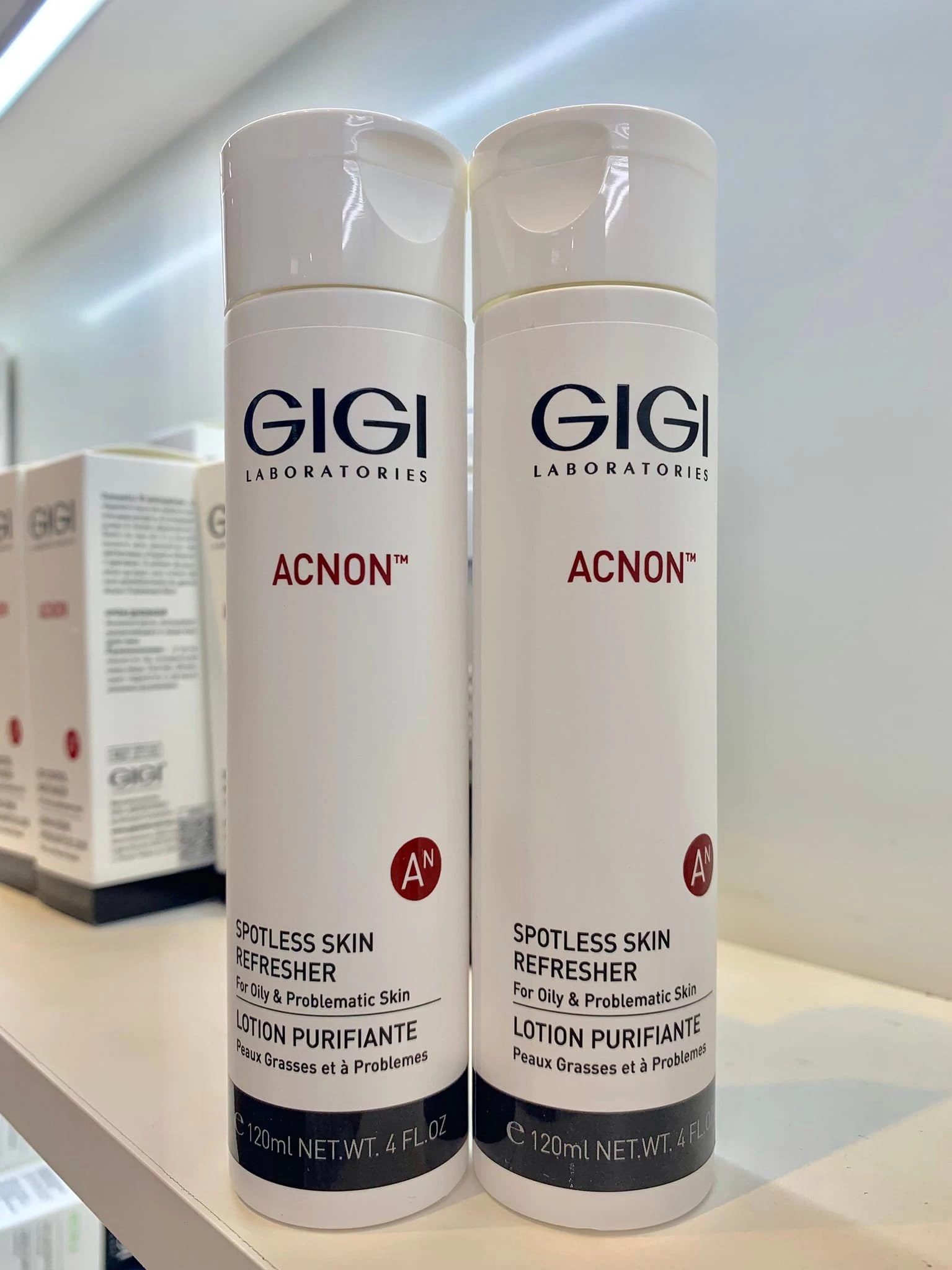 Lotion giảm mụn gel mỏng Gigi Acnon Spotless Skin Refresher ảnh 2
