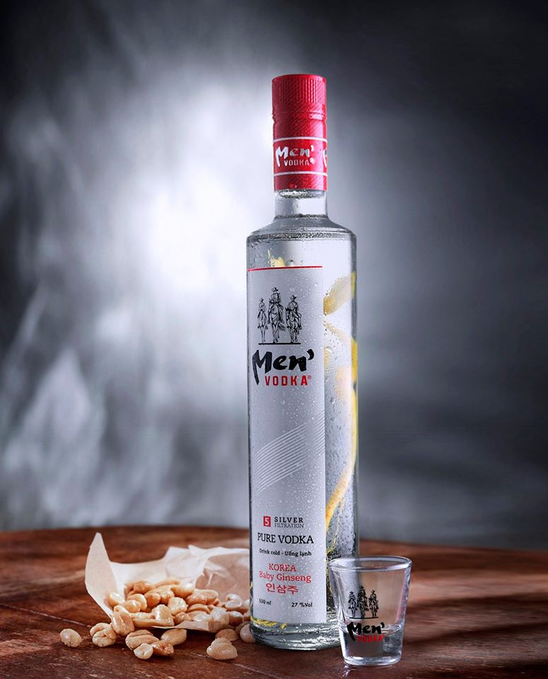 Rượu Vodka Men sâm Hàn Quốc 27% ảnh 1