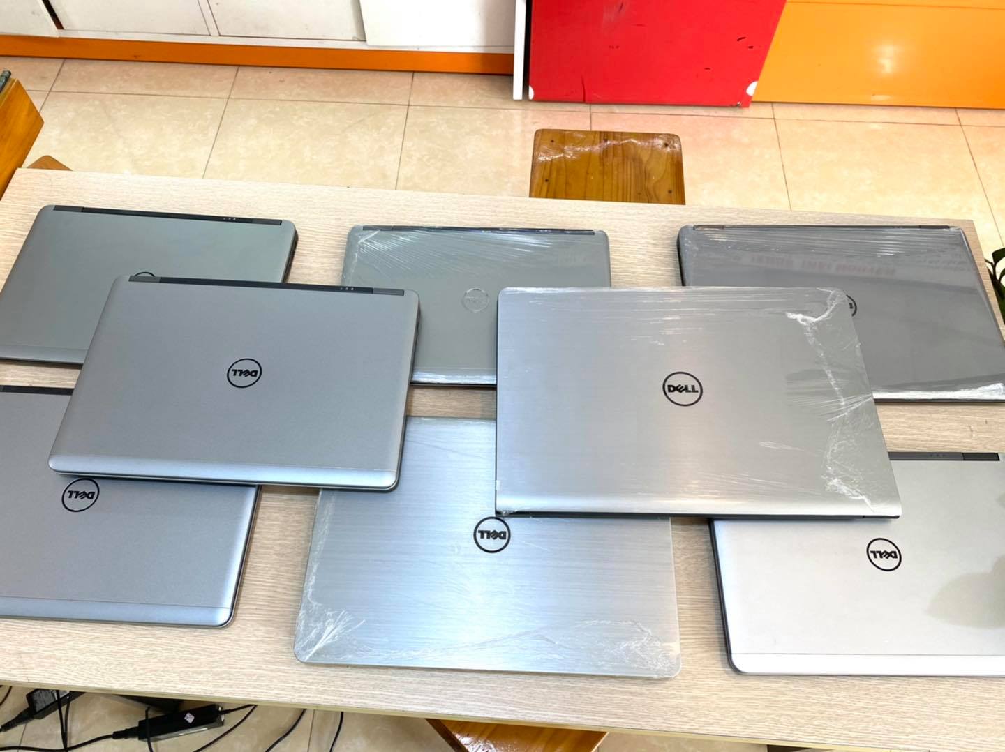 SIÊU THỊ Laptop cũ tại Thái Nguyên - Bạch Gia Store ảnh 2