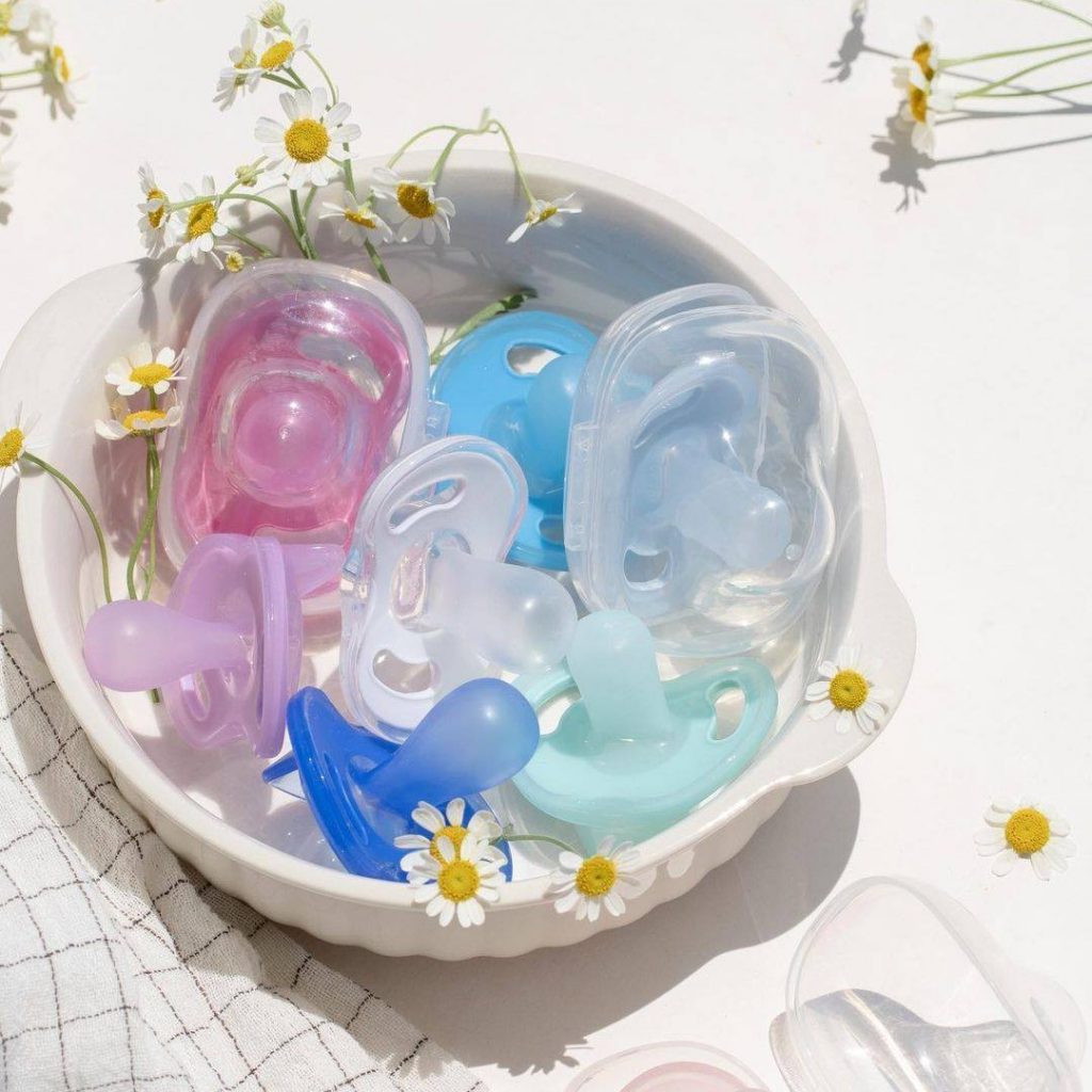 Ty ngậm silicon siêu nhẹ cho bé Tommee Tippee Ultra Light ảnh 2