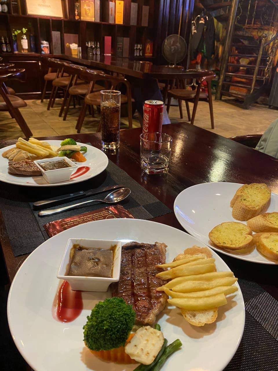 Wine & Steak House Hồ Tây ảnh 1