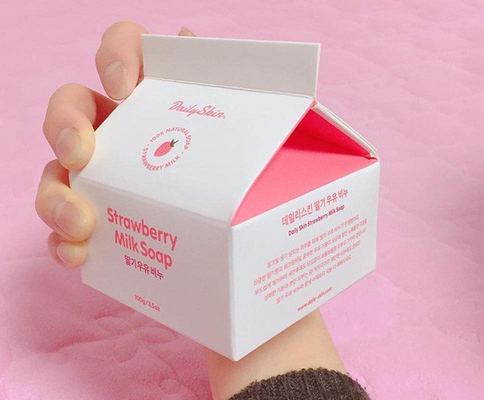 Xà phòng trị mụn Hàn Quốc Strawberry Milk Soap ảnh 1
