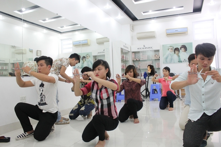 Trung tâm đào tạo cắt tóc LEVY Salon & Academy ảnh 1