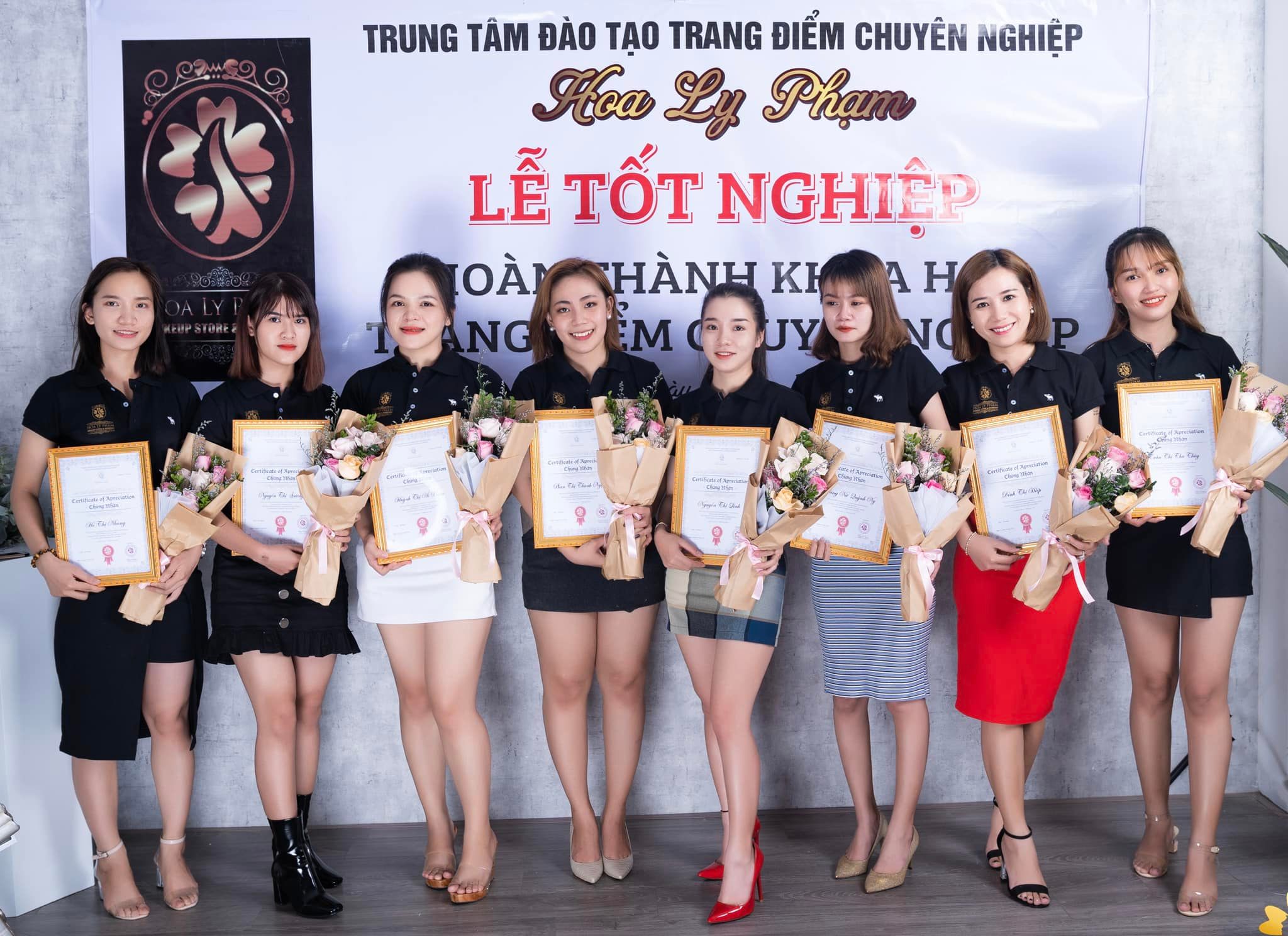 Hoa Ly Phạm Makeup Store & Academy ảnh 1