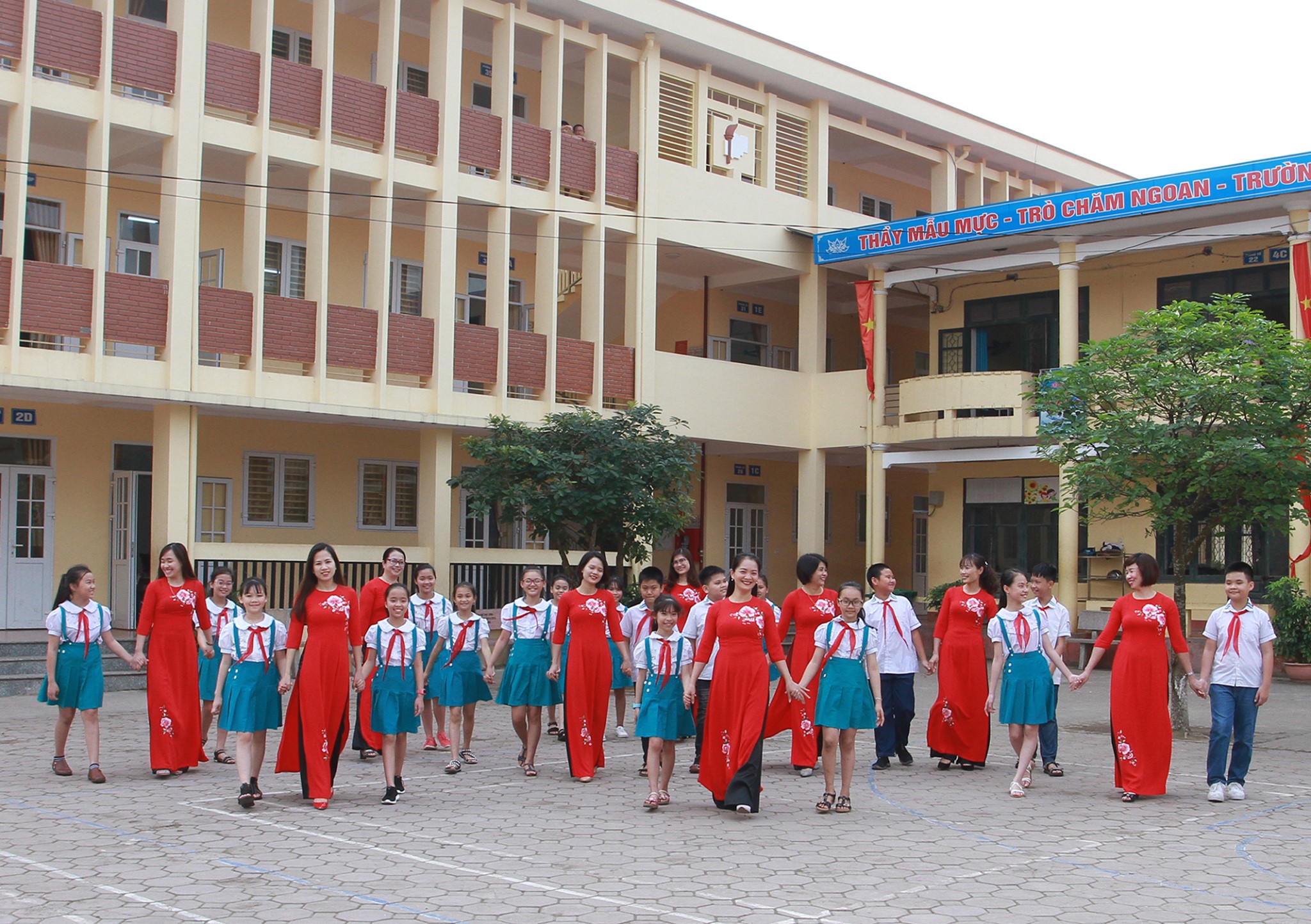 Trường Tiểu học Nguyễn Viết Xuân ảnh 1