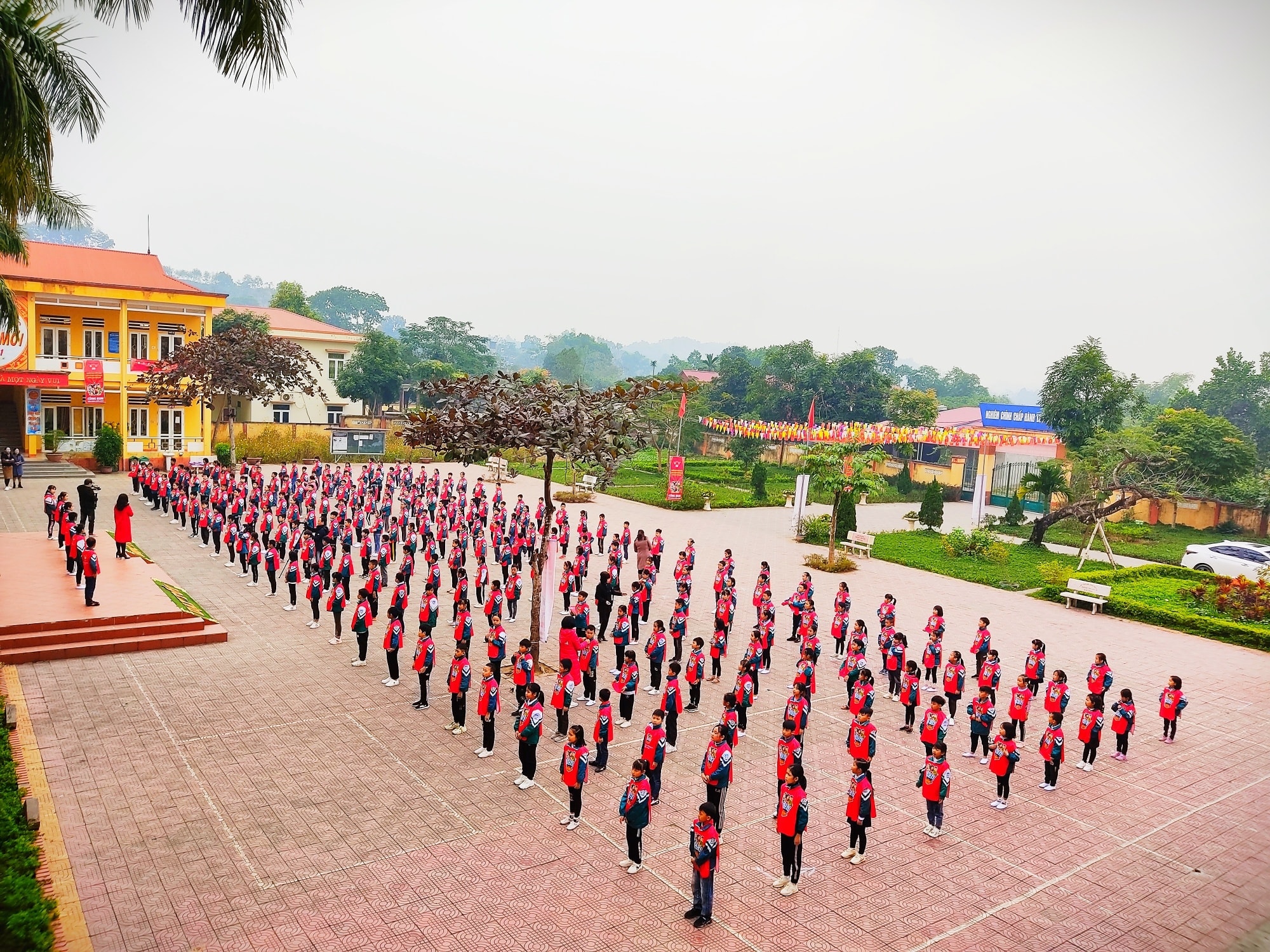 Trường Tiểu học & THCS Âu Lâu ảnh 1