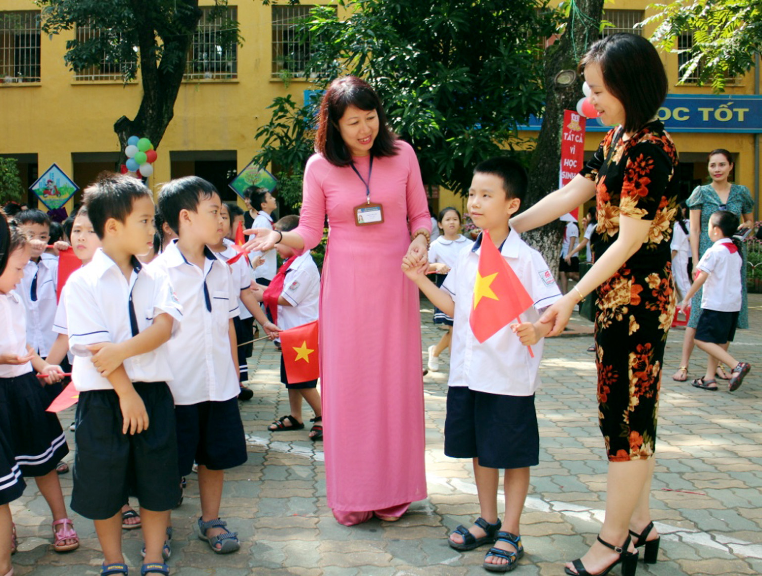 Bài hát: Ngày đầu tiên đi học ảnh 1